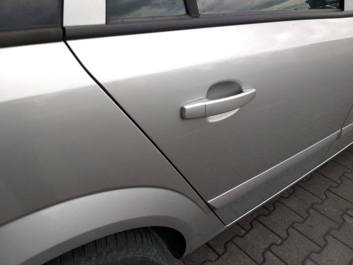 Opel Astra H original Tür hinten rechts Z157 Starsilber Kombi Bj.2007 Opel Astra H original Tür hinten rechts Z157 Starsilber Kombi Bj.2007